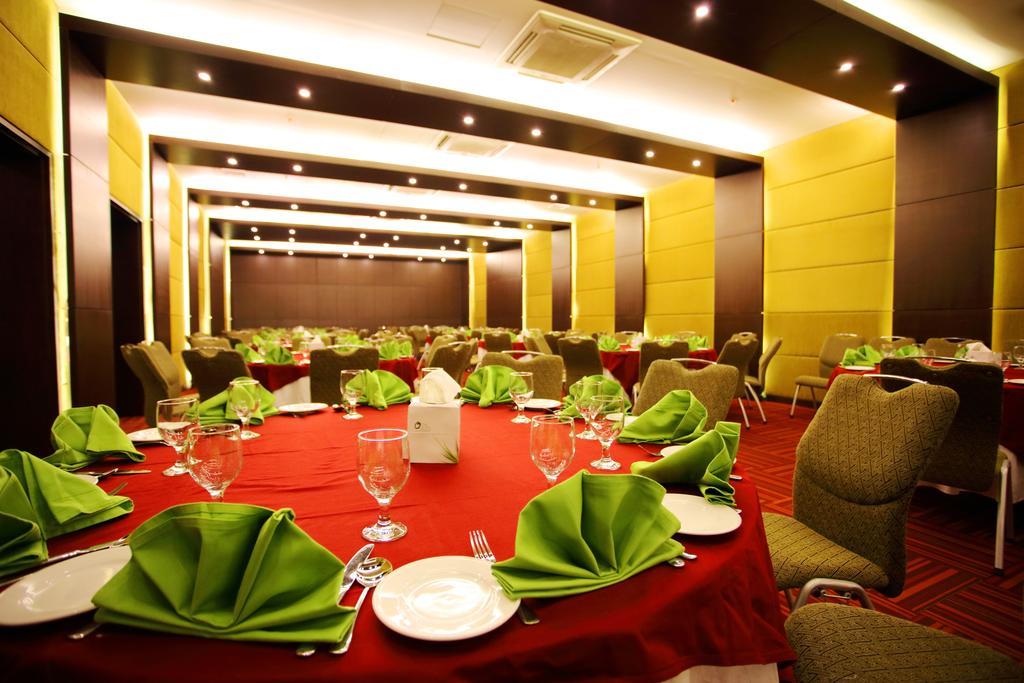 Hotel The Olives Dhaka Esterno foto