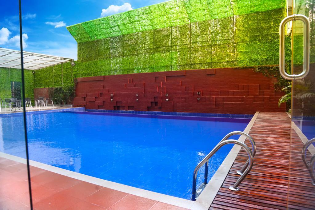 Hotel The Olives Dhaka Esterno foto